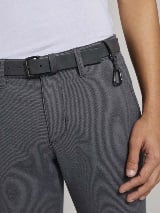Čino pantalone sa teksturom - Siva_9841390